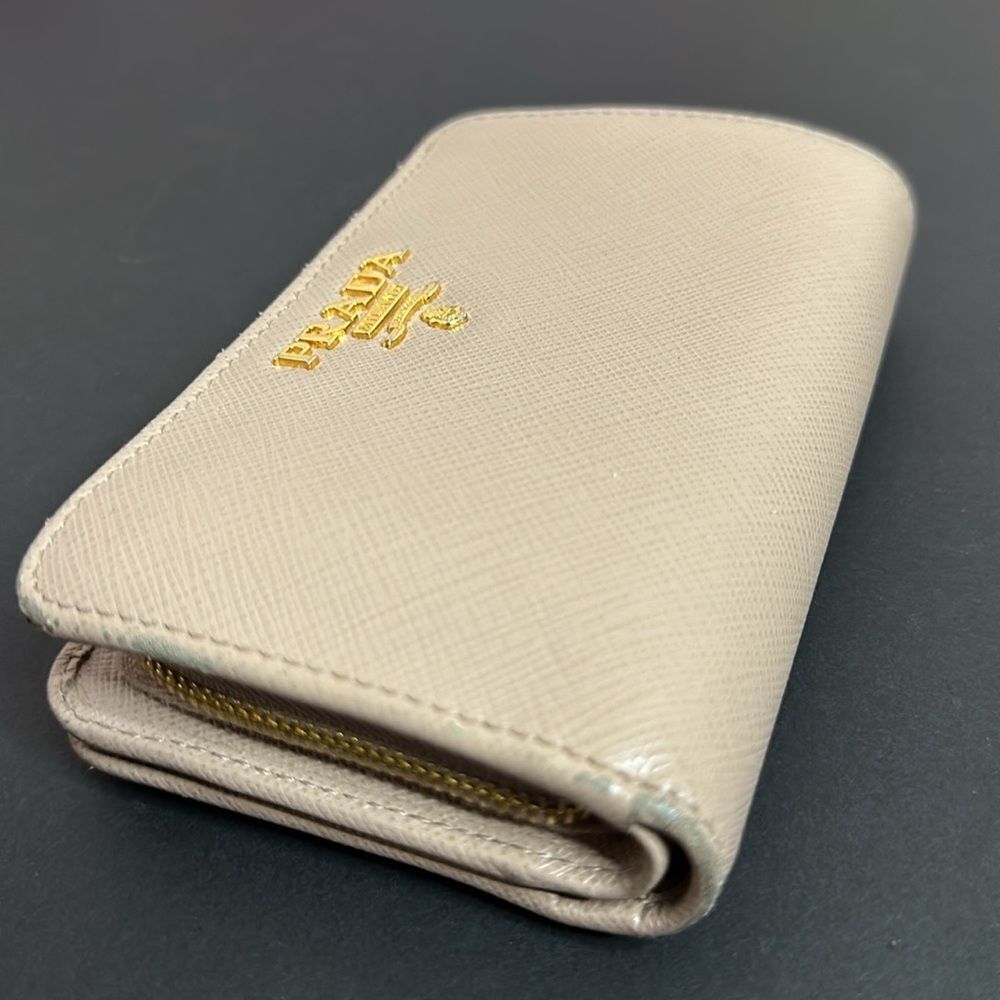 💯Authentic Prada Short Wallet🍀 - Picture 10 of 17